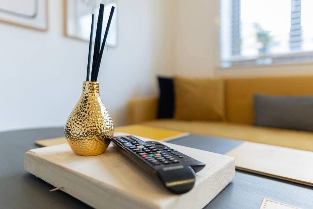 Stylish City Pad With Free Private Parking Glasgow Exterior foto